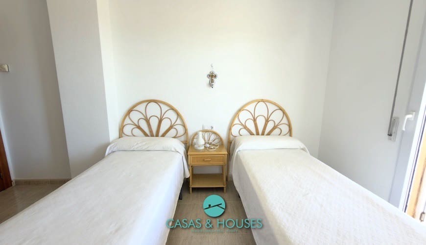 2 bedroom Apartment for sale in La Manga del Mar Menor with pool garage - € 180,000 (Ref: 9756401)