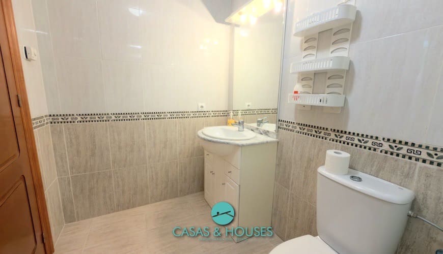 2 bedroom Apartment for sale in La Manga del Mar Menor with pool garage - € 180,000 (Ref: 9756401)