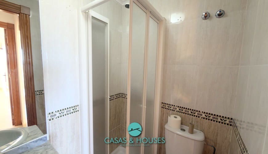 2 bedroom Apartment for sale in La Manga del Mar Menor with pool garage - € 180,000 (Ref: 9756401)