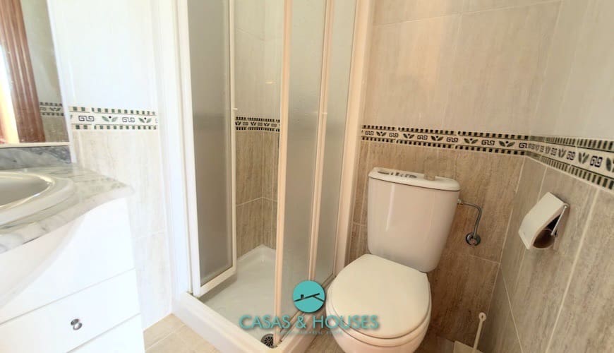 2 bedroom Apartment for sale in La Manga del Mar Menor with pool garage - € 180,000 (Ref: 9756401)