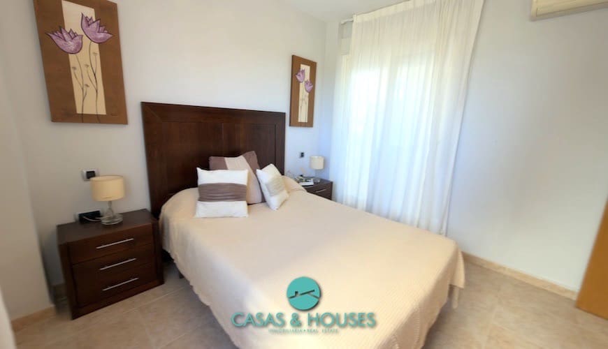 2 soverom Leilighet til salgs i La Manga del Mar Menor med svømmebasseng garasje - € 182 000 (Ref: 9756405)