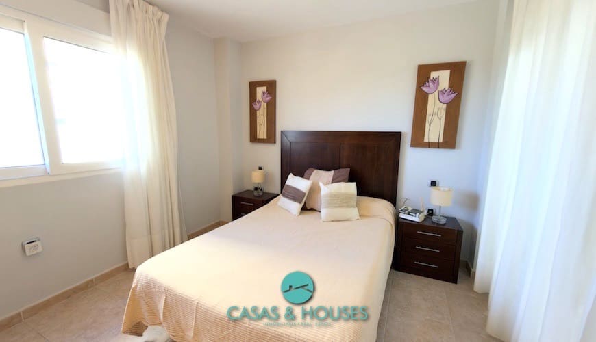 2 soverom Leilighet til salgs i La Manga del Mar Menor med svømmebasseng garasje - € 182 000 (Ref: 9756405)