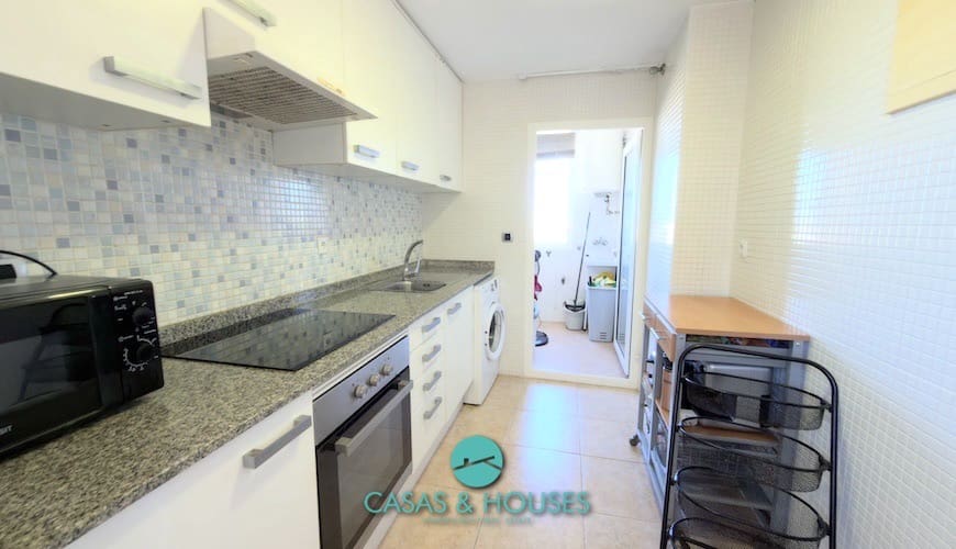 2 soverom Leilighet til salgs i La Manga del Mar Menor med svømmebasseng garasje - € 182 000 (Ref: 9756405)