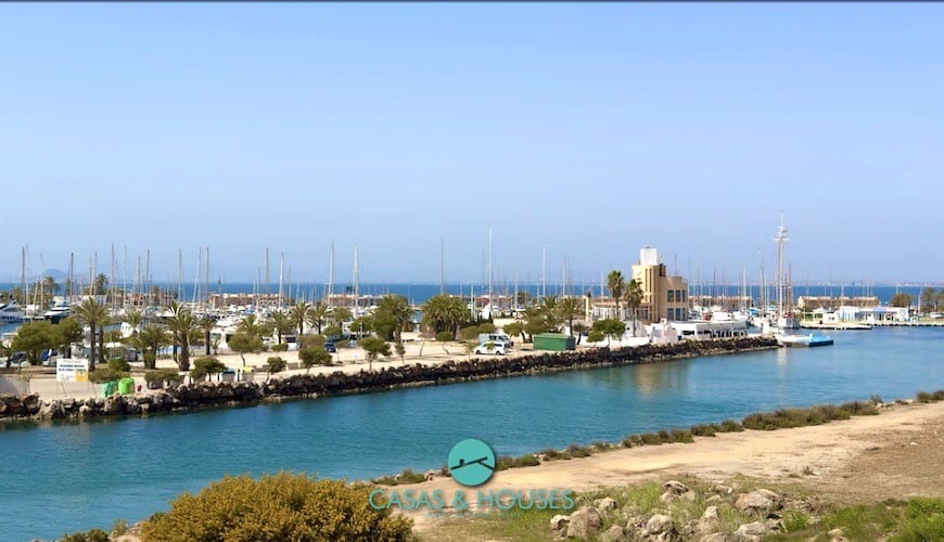 2 sovrum Lägenhet till salu i La Manga del Mar Menor med pool - 195 000 € (Ref: 9759501)
