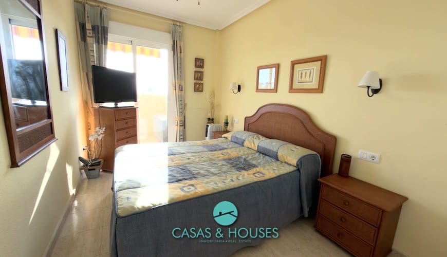 2 sovrum Lägenhet till salu i La Manga del Mar Menor med pool - 195 000 € (Ref: 9759501)