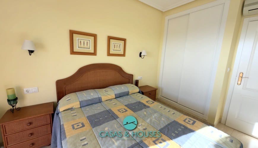 2 sovrum Lägenhet till salu i La Manga del Mar Menor med pool - 195 000 € (Ref: 9759501)