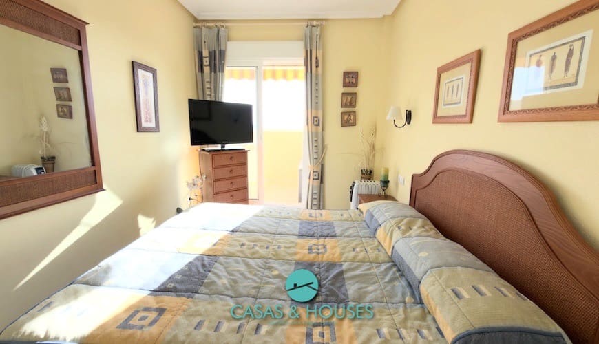 2 sovrum Lägenhet till salu i La Manga del Mar Menor med pool - 195 000 € (Ref: 9759501)