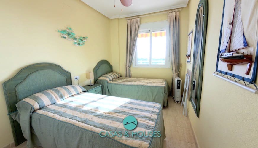 2 sovrum Lägenhet till salu i La Manga del Mar Menor med pool - 195 000 € (Ref: 9759501)