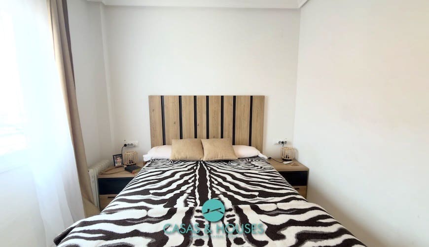 1 sypialnia Apartament na sprzedaż w La Manga del Mar Menor z basenem garażem - 140 000 € (Ref: 9808352)