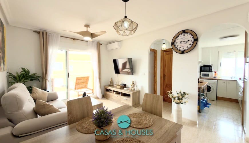 1 sypialnia Apartament na sprzedaż w La Manga del Mar Menor z basenem garażem - 140 000 € (Ref: 9808352)