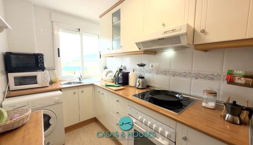 1 sypialnia Apartament na sprzedaż w La Manga del Mar Menor z basenem garażem - 140 000 € (Ref: 9808352)