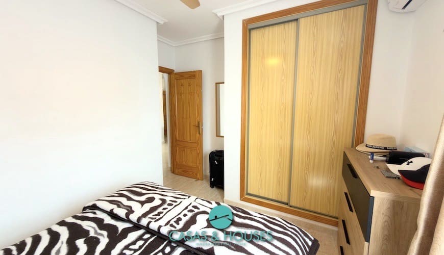 1 sypialnia Apartament na sprzedaż w La Manga del Mar Menor z basenem garażem - 140 000 € (Ref: 9808352)