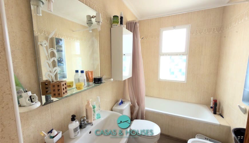 1 sypialnia Apartament na sprzedaż w La Manga del Mar Menor z basenem garażem - 140 000 € (Ref: 9808352)