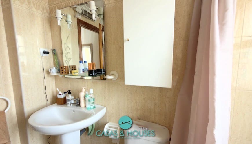 1 sypialnia Apartament na sprzedaż w La Manga del Mar Menor z basenem garażem - 140 000 € (Ref: 9808352)