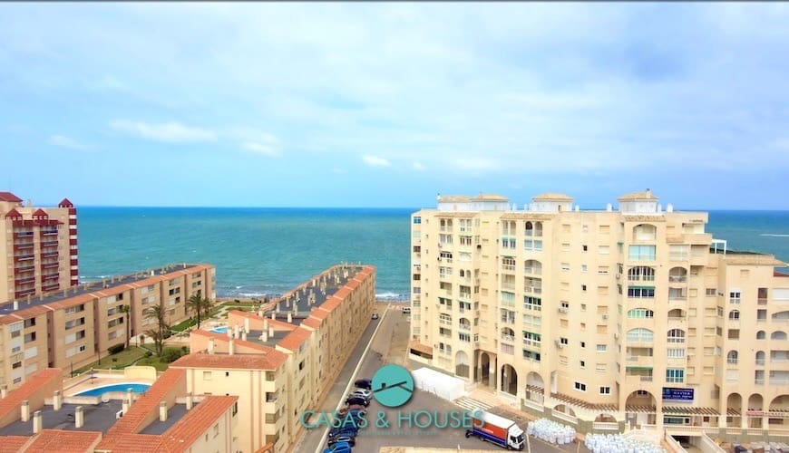 1 sypialnia Apartament na sprzedaż w La Manga del Mar Menor z basenem garażem - 140 000 € (Ref: 9808352)