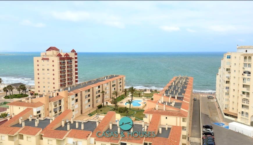 1 sypialnia Apartament na sprzedaż w La Manga del Mar Menor z basenem garażem - 140 000 € (Ref: 9808352)