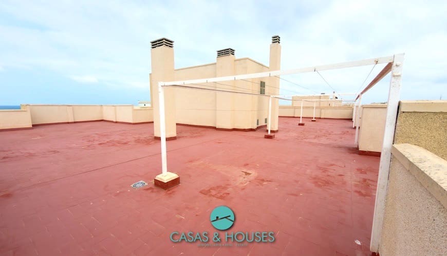 1 sypialnia Apartament na sprzedaż w La Manga del Mar Menor z basenem garażem - 140 000 € (Ref: 9808352)