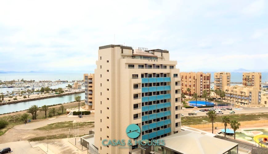 1 sypialnia Apartament na sprzedaż w La Manga del Mar Menor z basenem garażem - 140 000 € (Ref: 9808352)