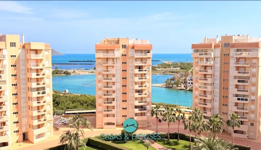 1 bedroom Apartment for sale in La Manga del Mar Menor with pool garage - € 140,000 (Ref: 9808352)
