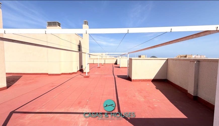 1 bedroom Apartment for sale in La Manga del Mar Menor with pool garage - € 140,000 (Ref: 9808352)