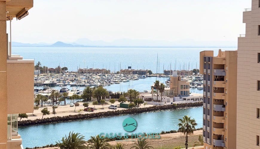 1 bedroom Apartment for sale in La Manga del Mar Menor with pool garage - € 140,000 (Ref: 9808352)