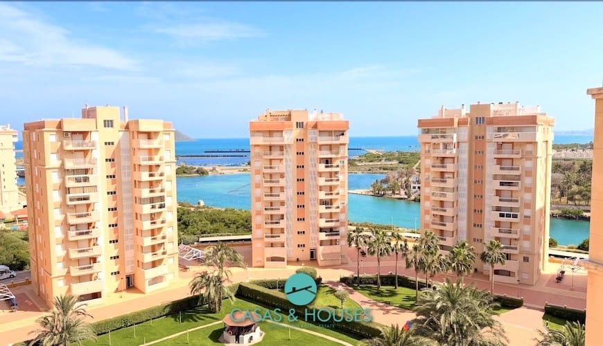 1 bedroom Apartment for sale in La Manga del Mar Menor with pool garage - € 140,000 (Ref: 9808352)