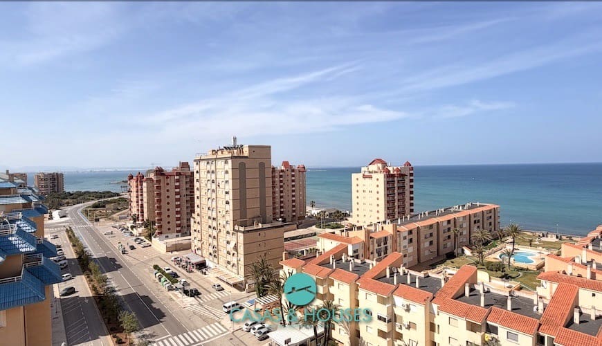1 bedroom Apartment for sale in La Manga del Mar Menor with pool garage - € 140,000 (Ref: 9808352)