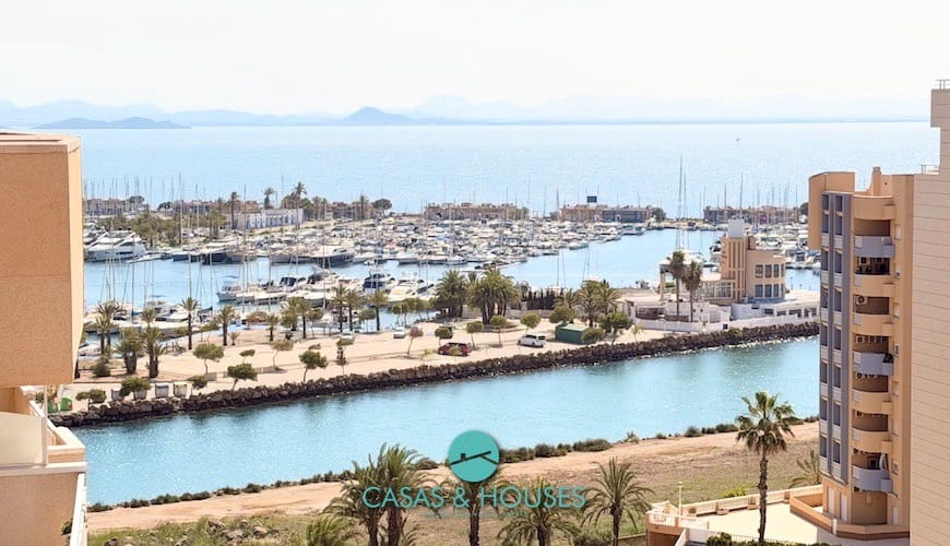 1 bedroom Apartment for sale in La Manga del Mar Menor with pool garage - € 140,000 (Ref: 9808352)