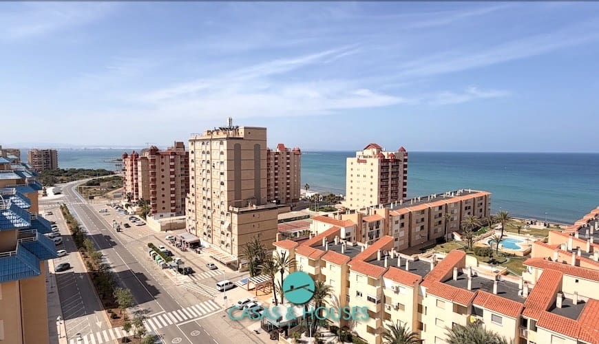 1 bedroom Apartment for sale in La Manga del Mar Menor with pool garage - € 140,000 (Ref: 9808352)