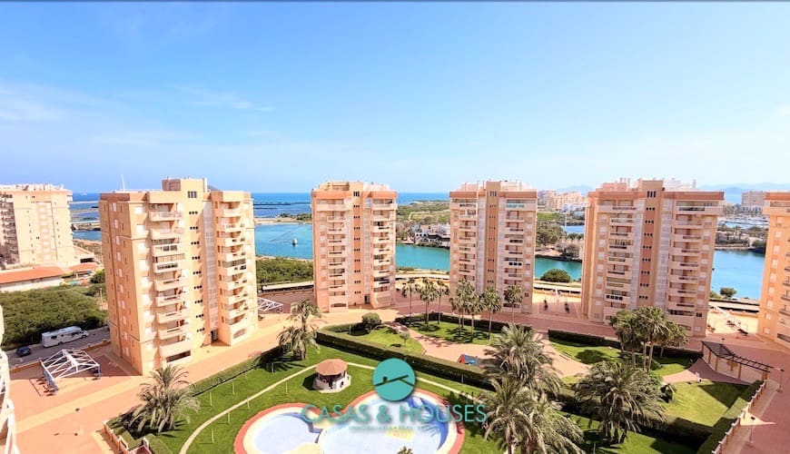 1 bedroom Apartment for sale in La Manga del Mar Menor with pool garage - € 140,000 (Ref: 9808352)