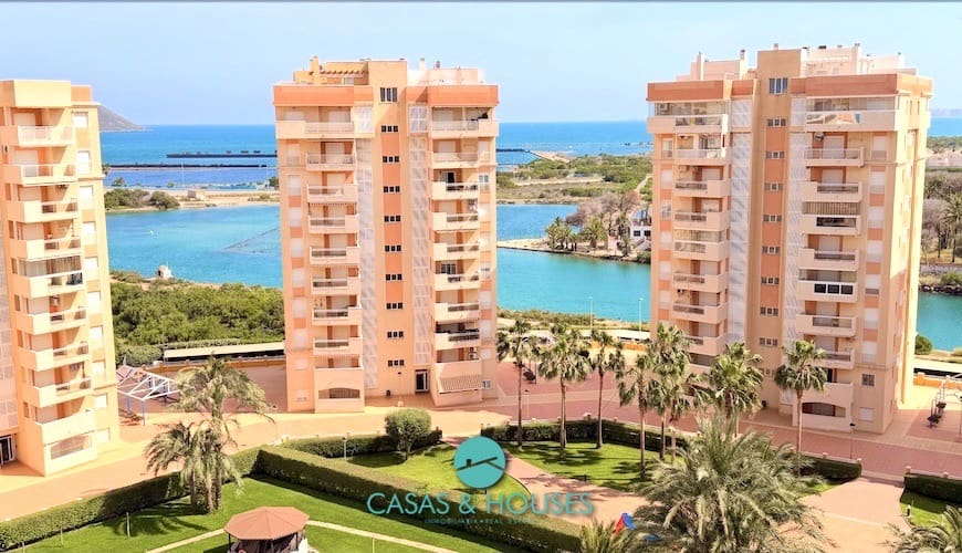 1 bedroom Apartment for sale in La Manga del Mar Menor with pool garage - € 140,000 (Ref: 9808352)