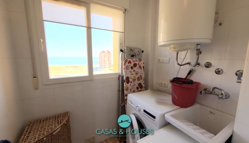 2 chambre Appartement à vendre à La Manga del Mar Menor avec piscine - 179 000 € (Ref: 9819283)