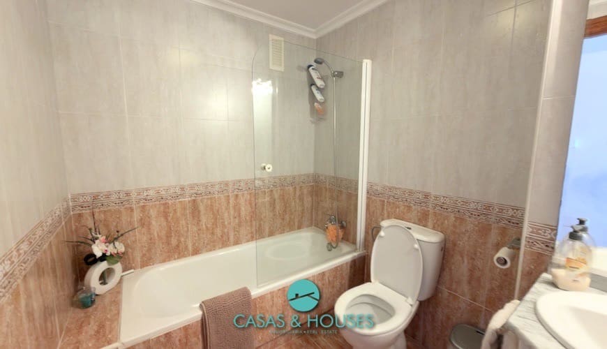 2 chambre Appartement à vendre à La Manga del Mar Menor avec piscine - 179 000 € (Ref: 9819283)