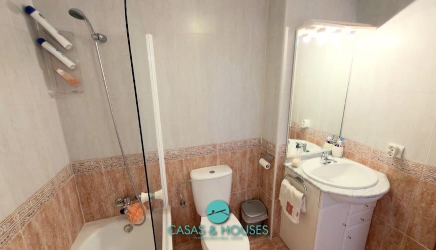 2 chambre Appartement à vendre à La Manga del Mar Menor avec piscine - 179 000 € (Ref: 9819283)