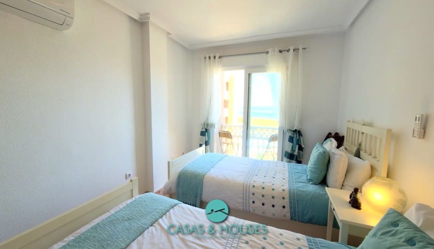2 chambre Appartement à vendre à La Manga del Mar Menor avec piscine - 179 000 € (Ref: 9819283)