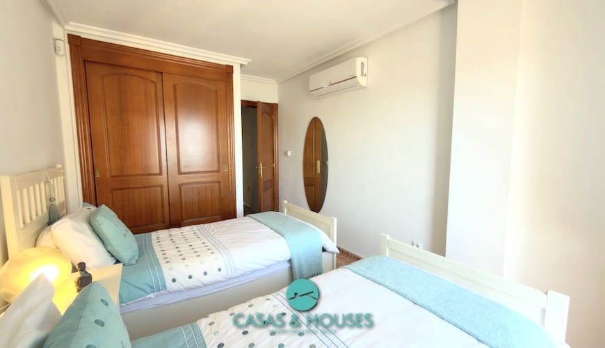 2 chambre Appartement à vendre à La Manga del Mar Menor avec piscine - 179 000 € (Ref: 9819283)