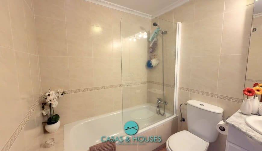 2 chambre Appartement à vendre à La Manga del Mar Menor avec piscine - 179 000 € (Ref: 9819283)