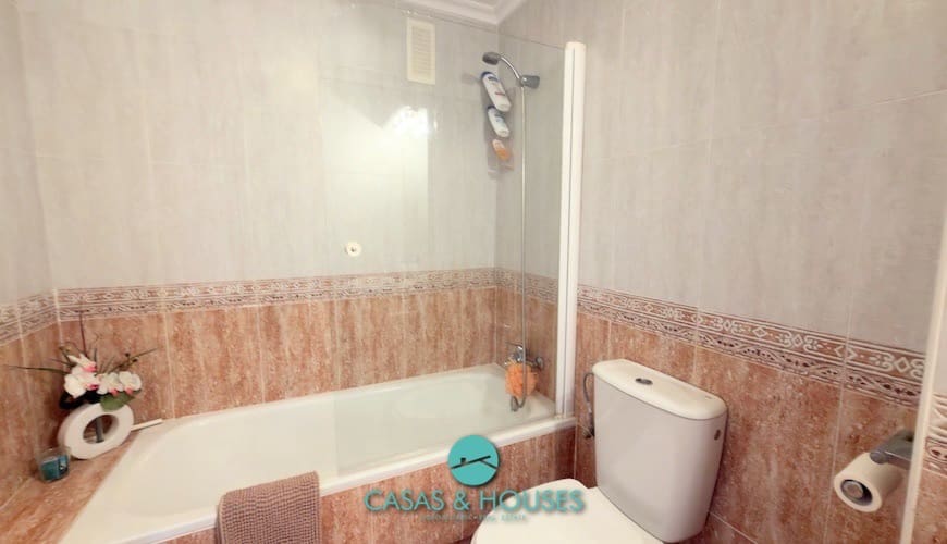 2 chambre Appartement à vendre à La Manga del Mar Menor avec piscine - 179 000 € (Ref: 9819283)