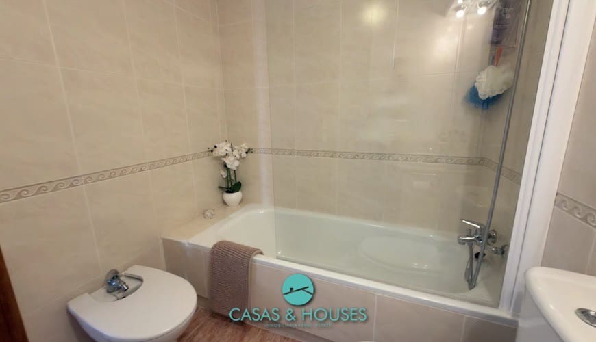 2 chambre Appartement à vendre à La Manga del Mar Menor avec piscine - 179 000 € (Ref: 9819283)