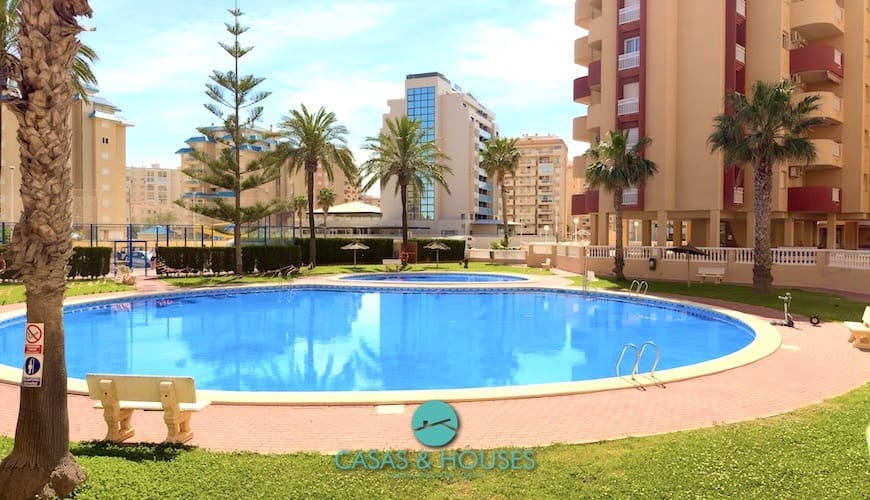 2 chambre Appartement à vendre à La Manga del Mar Menor avec piscine - 179 000 € (Ref: 9819283)