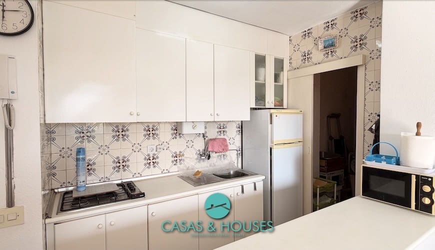 2 Zimmer Apartment zu verkaufen in La Manga del Mar Menor mit Pool - 135.000 € (Ref: 9819651)