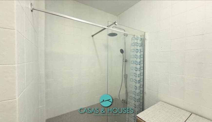 2 Zimmer Apartment zu verkaufen in La Manga del Mar Menor mit Pool - 135.000 € (Ref: 9819651)