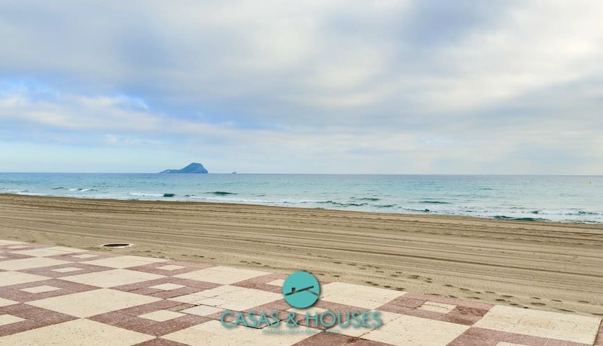 2 Zimmer Apartment zu verkaufen in La Manga del Mar Menor mit Pool - 135.000 € (Ref: 9819651)