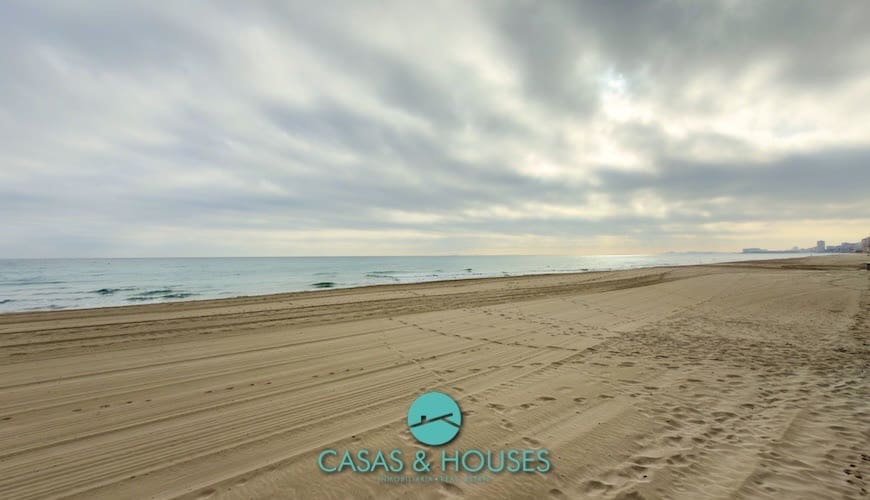 2 Zimmer Apartment zu verkaufen in La Manga del Mar Menor mit Pool - 135.000 € (Ref: 9819651)