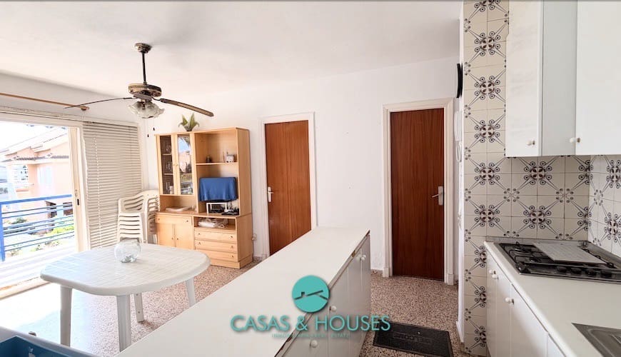 2 Zimmer Apartment zu verkaufen in La Manga del Mar Menor mit Pool - 135.000 € (Ref: 9819651)