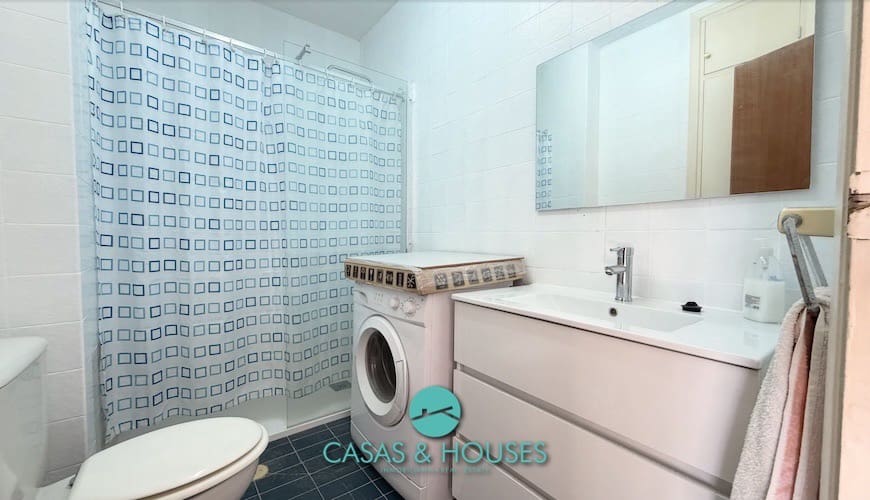2 Zimmer Apartment zu verkaufen in La Manga del Mar Menor mit Pool - 135.000 € (Ref: 9819651)