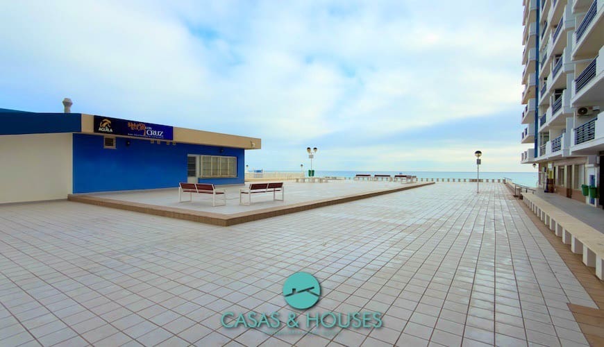 2 Zimmer Apartment zu verkaufen in La Manga del Mar Menor mit Pool - 135.000 € (Ref: 9819651)