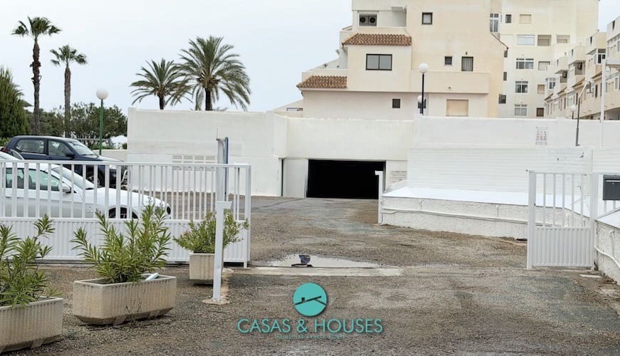 Garage for sale in La Manga del Mar Menor - € 15,000 (Ref: 9827511)