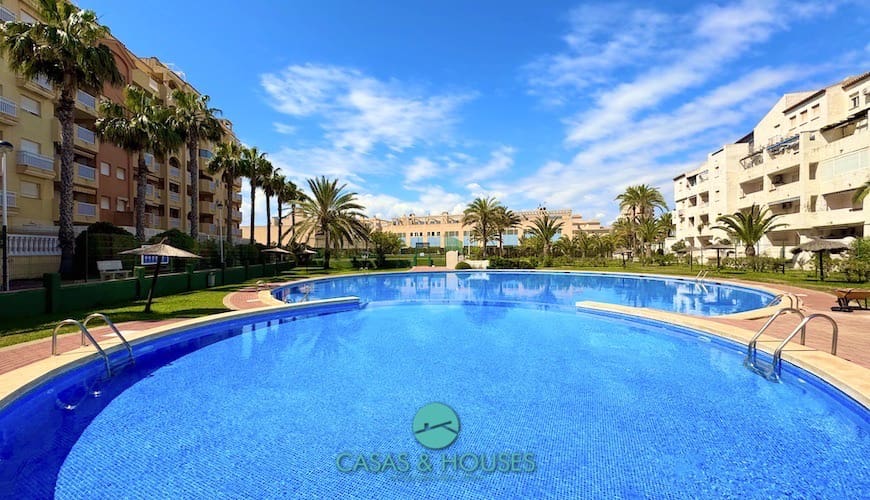 1 makuuhuone Huoneisto myytävänä paikassa La Manga del Mar Menor mukana uima-altaan 
autotalli - 141 000 € (Ref: 9836829)