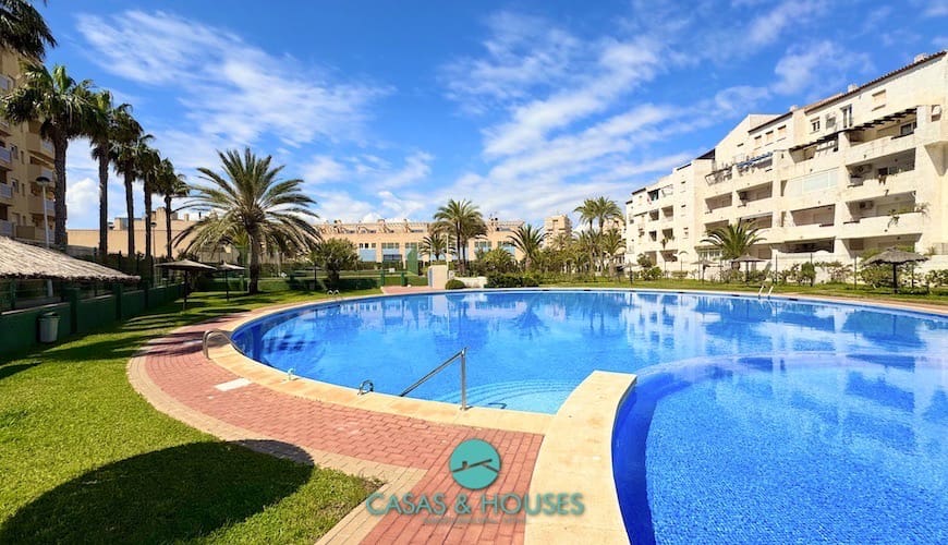 1 makuuhuone Huoneisto myytävänä paikassa La Manga del Mar Menor mukana uima-altaan 
autotalli - 141 000 € (Ref: 9836829)
